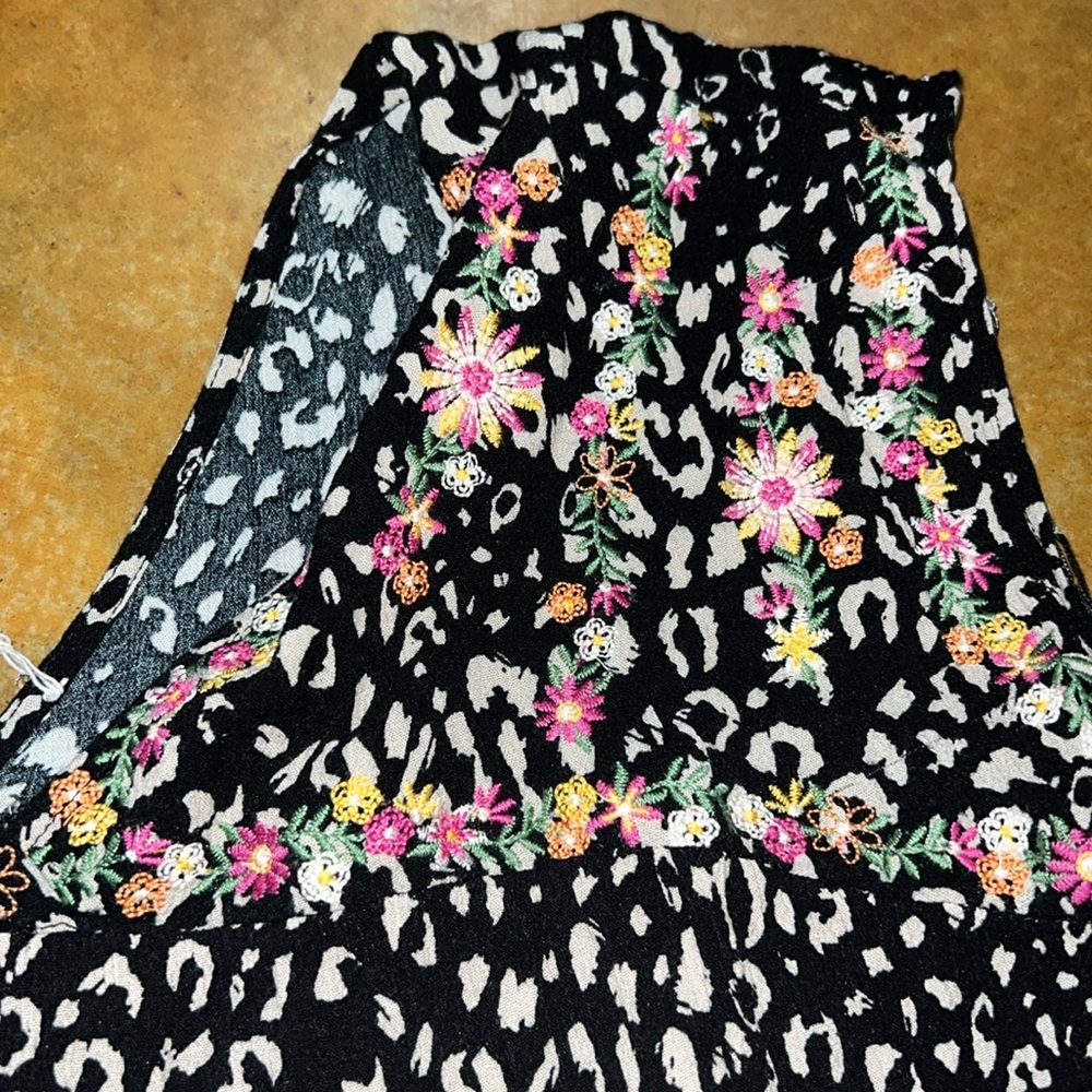 Embroidered Top - Picture 2 of 2